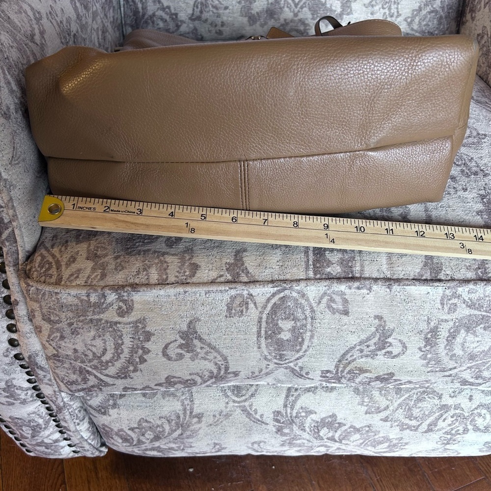 Vince Camuto Brown Leather Shoulder Bag Excellent Condition - Picture 4 of 9